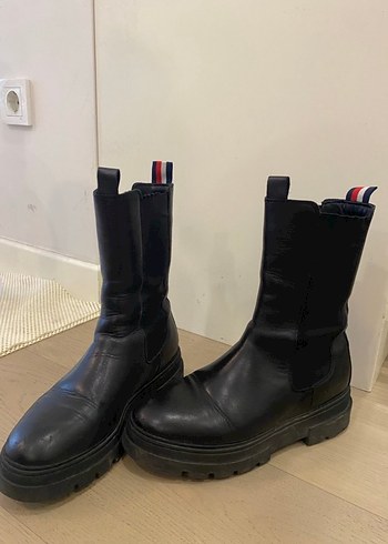 Kadın Siyah Deri Yüksek Topuklu Bot - Görsel 2