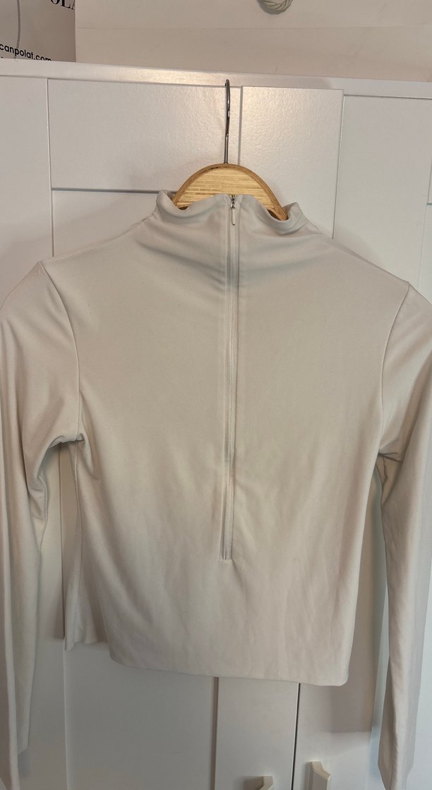 Bej Yarım Fermuarlı Uzun Kollu Kadın Bluz - Görsel 3