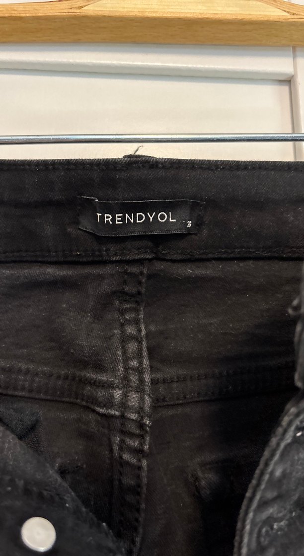 Düğmeli Siyah Süet Kadın Pantolon - Görsel 3