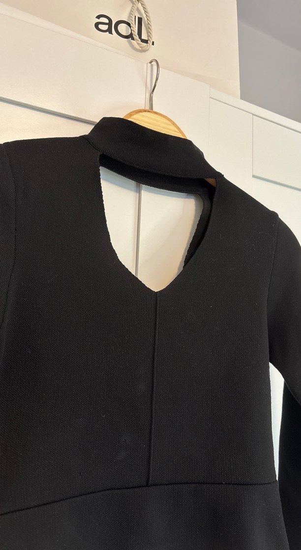 V Yaka Siyah Uzun Kollu Kadın Kazak - Görsel 2