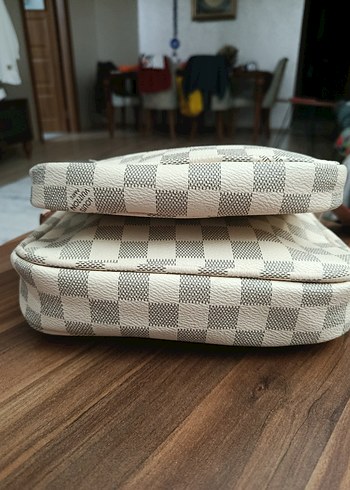 Louis Vuitton Düğmeli Kadın cantası - Görsel 7