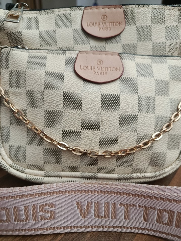 Louis Vuitton Düğmeli Kadın cantası - Görsel 3