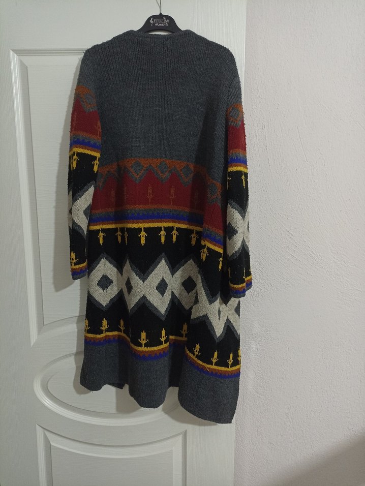 Bohem Desenli Gri Uzun Hırka - Görsel 2