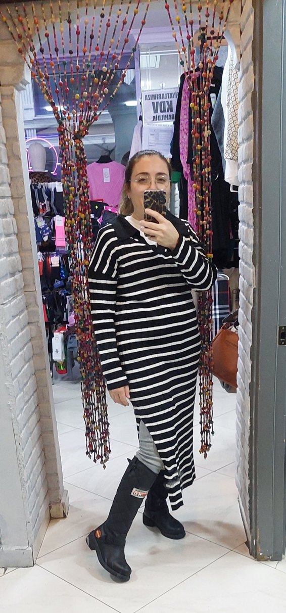 Uzun Kollu Siyah Beyaz Çizgili Triko Elbise - Görsel 3