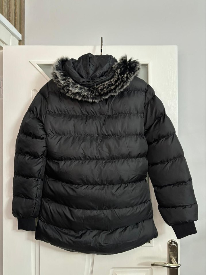 Siyah Kürklü Kadın Kışlık Mont - Görsel 2