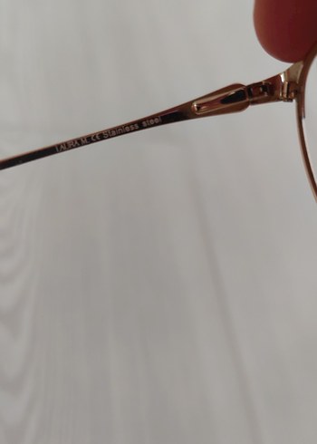 Kadın Gözlük okuma - Görsel 5