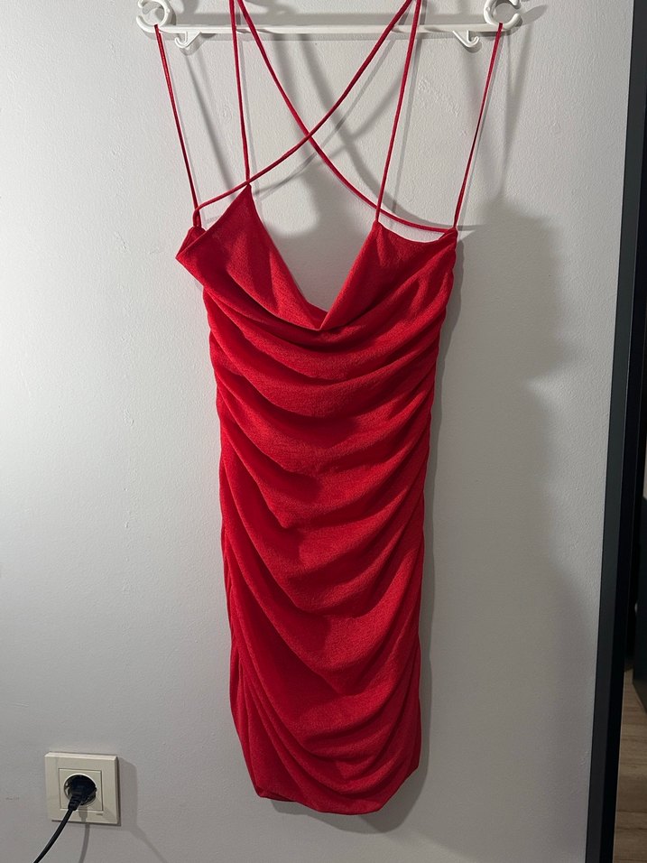PULL BEAR bir gece giyildi Kırmızı Drapeli İnce Askılı Midi - Görsel 2