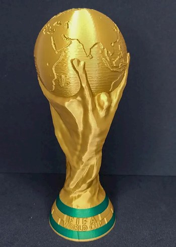 Parlak Altın Dünya Figürü 3d - Görsel 2