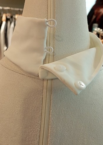 ZARA Beyaz Kolsuz Yüksek Yakalı Kadın Atlet - Görsel 4