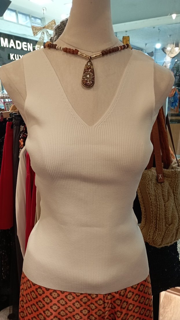 NETWORK V Yaka Beyaz Triko Kadın Atlet - Görsel 4