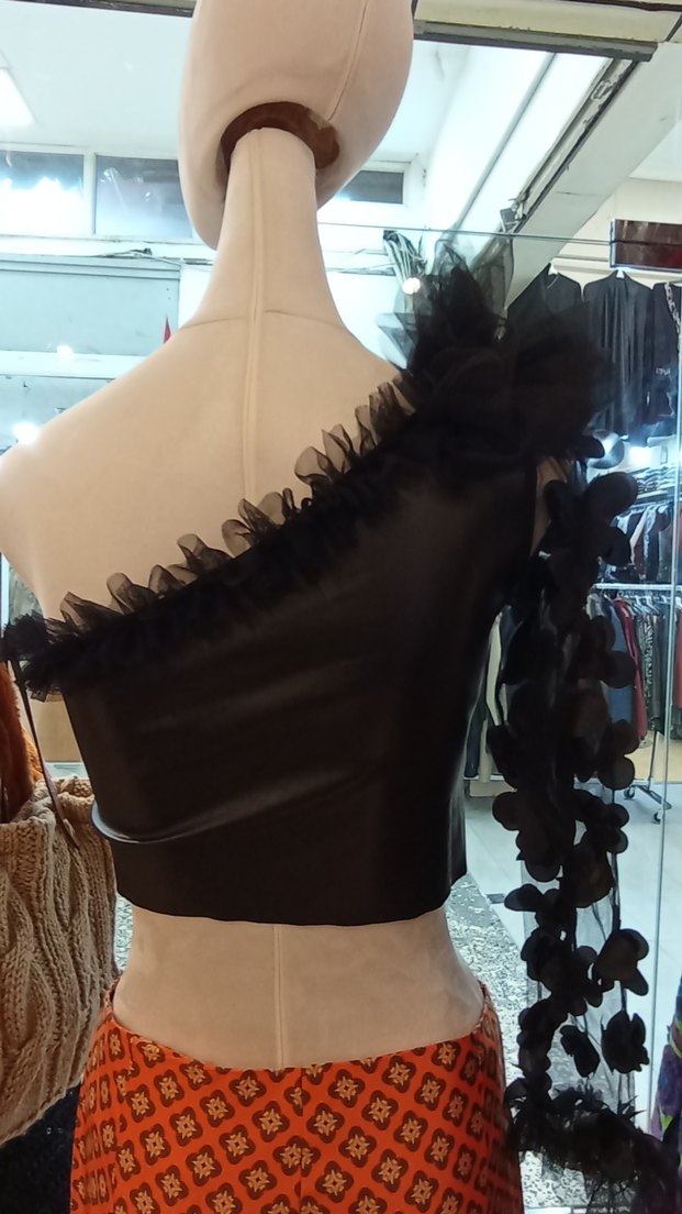 Siyah Straplez Fırfırlı Gotik Bluz - Görsel 3