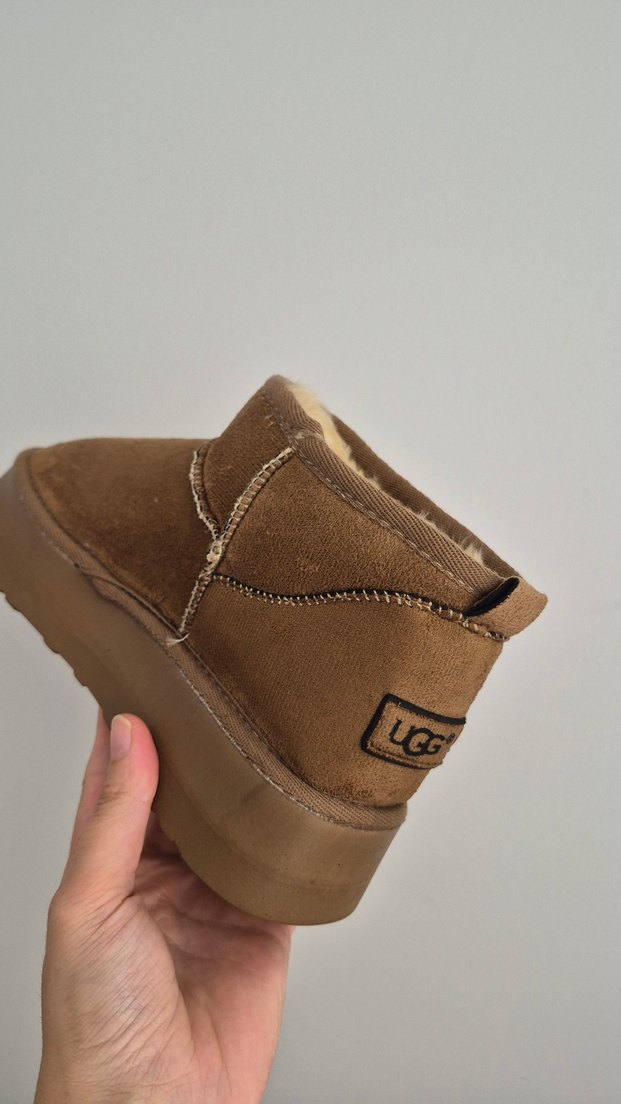 UGG Süet Bilek Bot — görsel 8/10