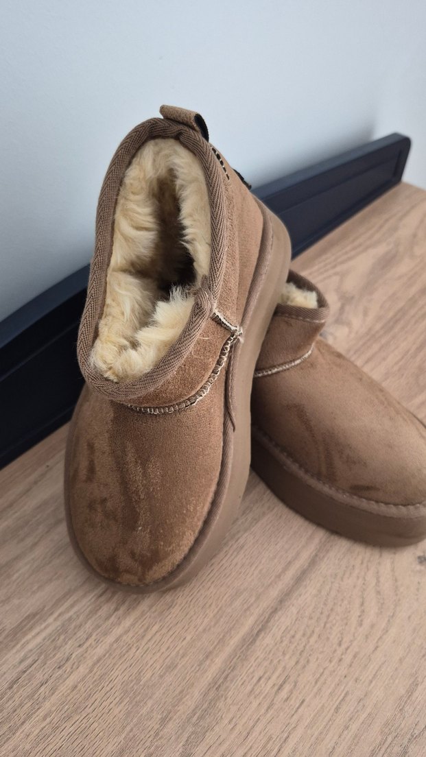 UGG Süet Bilek Bot — görsel 6/10