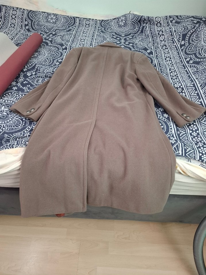 Düğmeli, Uzun, Bej Manto - Görsel 3