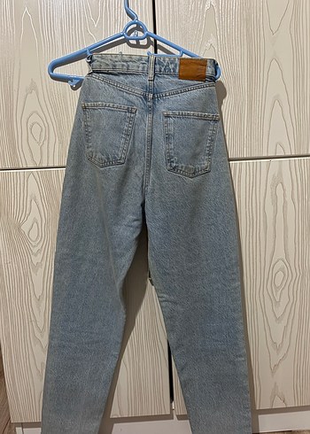 Zara Yırtık Detaylı Kadın Jean - Görsel 4