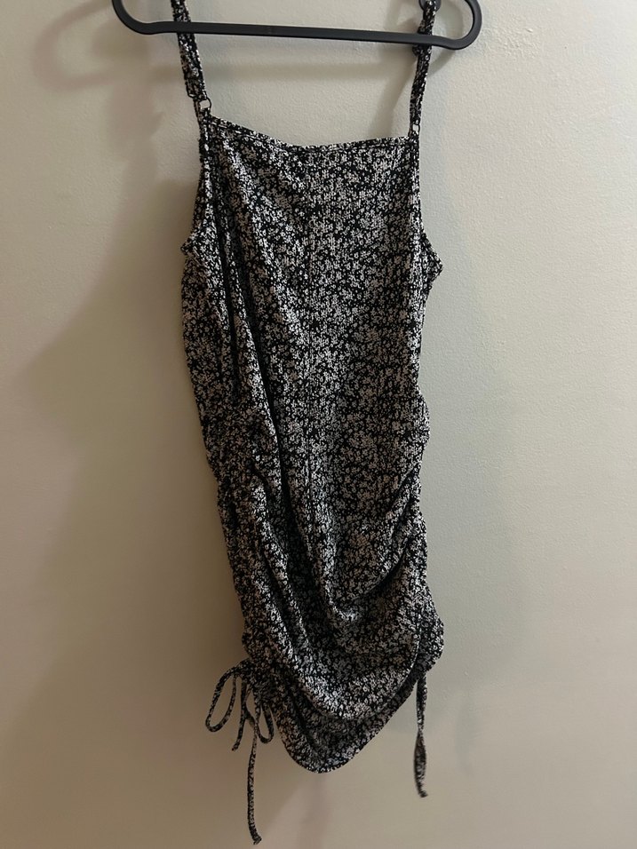 Siyah Gri Bağlamalı Dantel Detaylı Midi Elbise - Görsel 5