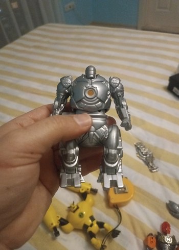 Gri Robot Aksiyon Figürü - Görsel 4