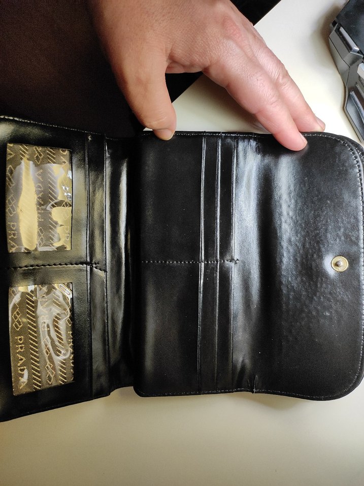 Siyah Deri Prada Kadın Cüzdan - Görsel 4
