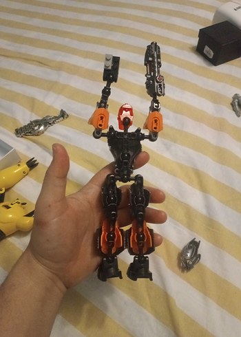 Gri Robot Aksiyon Figürü - Görsel 2