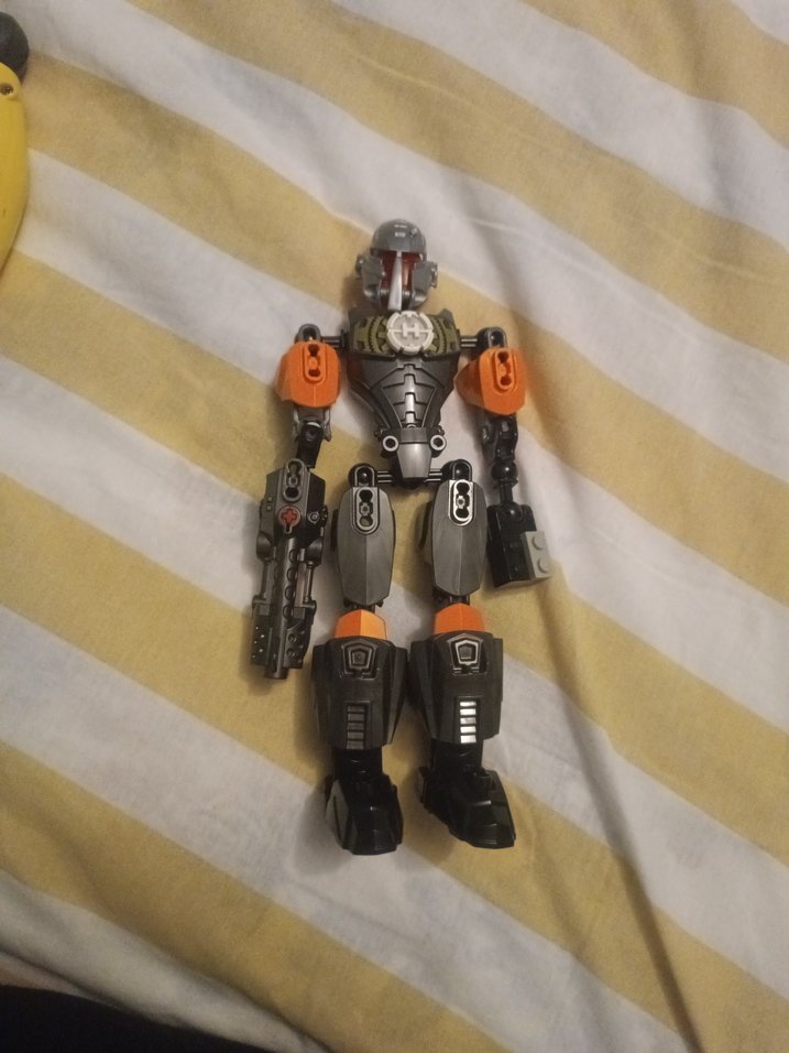 Gri Robot Aksiyon Figürü - Görsel 3