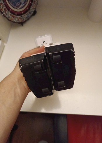 Beyaz ve Gri Robot Aksiyon Figürü - Görsel 4