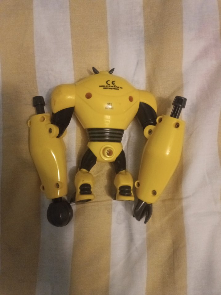 Sarı Dark Aksiyon Figürü - Görsel 2