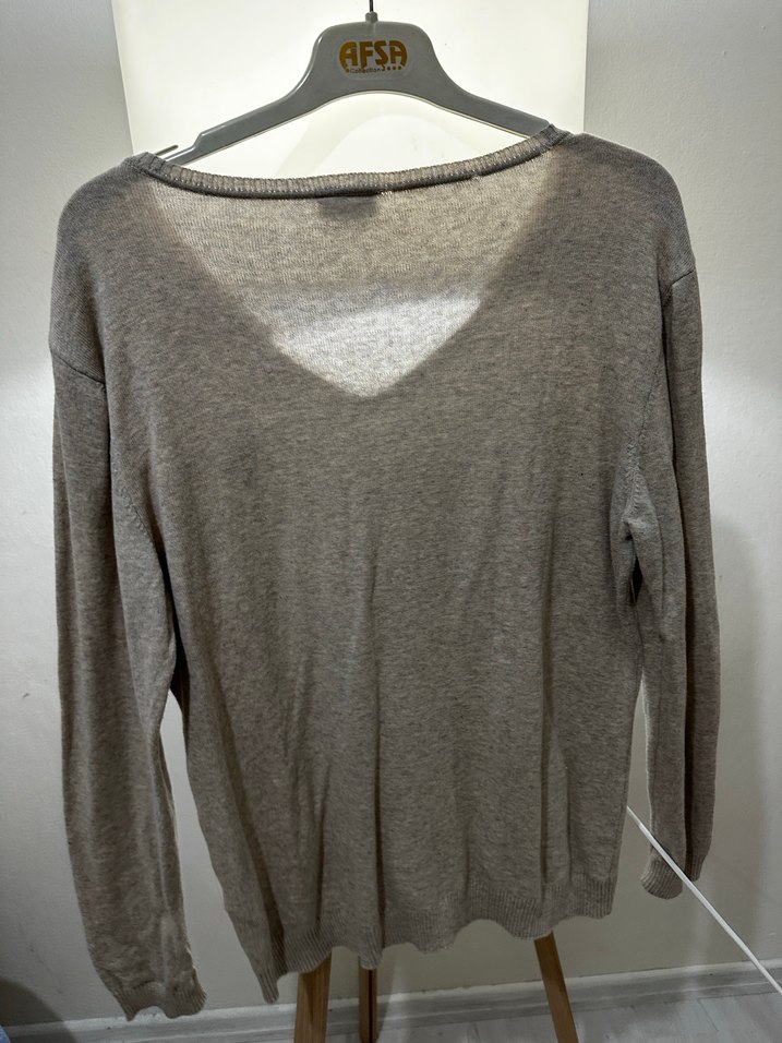 Bej V Yakalı Triko - Görsel 4