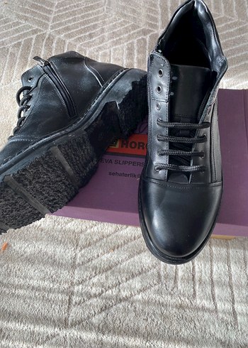 Siyah Bağcıklı Erkek Bot - Görsel 2