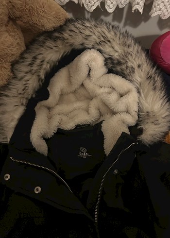 Sokak Stili Siyah Kadın Kürklü Mont - Görsel 3