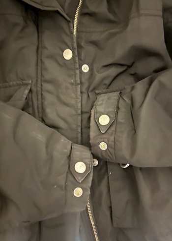 Sokak Stili Siyah Kadın Kürklü Mont - Görsel 4