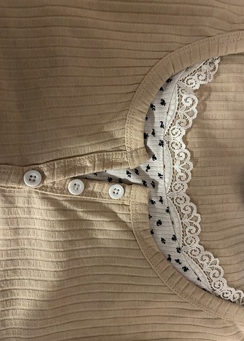 Düğmeli Kısa Kollu Bej Kadın Bluz - Görsel 2