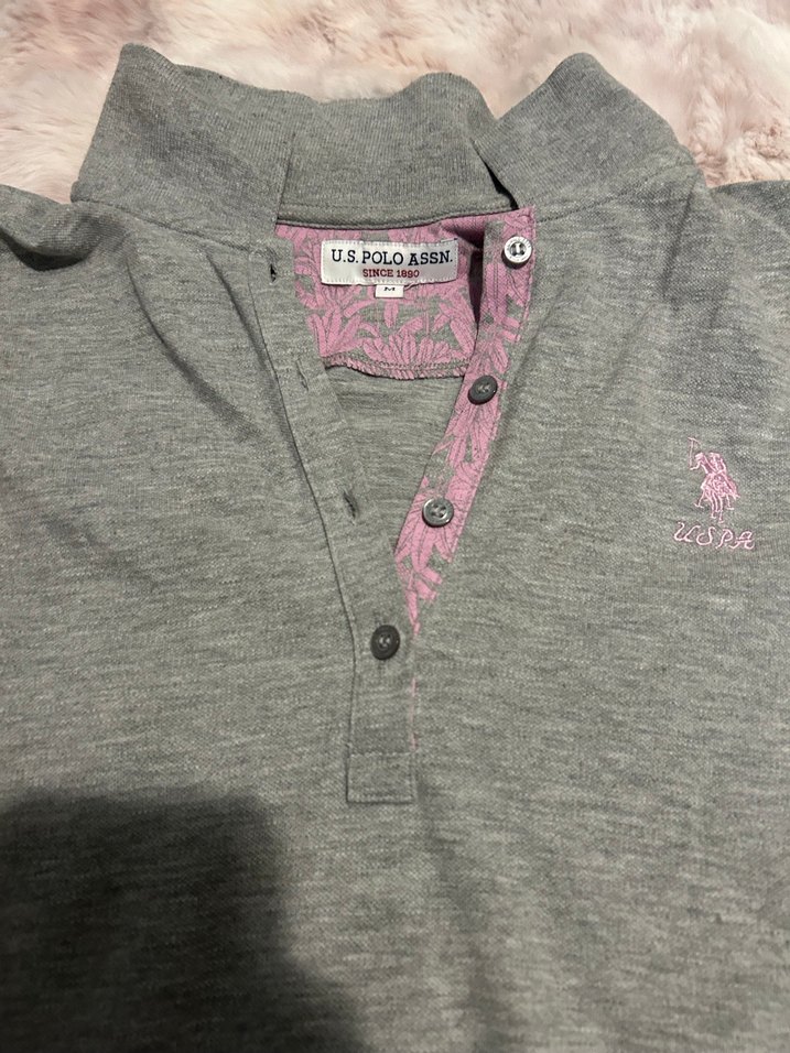 Gri Polo Yaka Düğmeli Kadın Tişört - Görsel 2