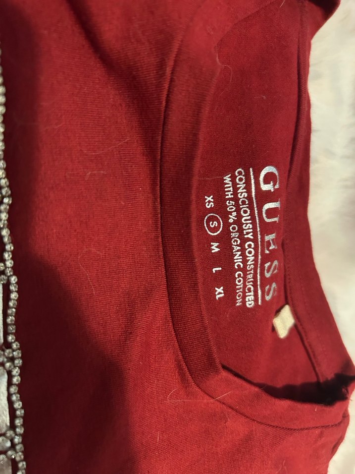 Kırmızı V Yaka Kadın Tişört - Guess - Görsel 4