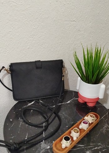 Siyah Deri Tokalı Kadın Çanta - Görsel 2