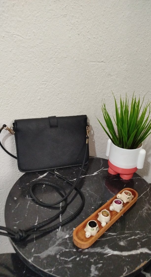 Siyah Deri Tokalı Kadın Çanta - Görsel 2