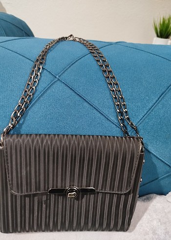 Zincir Detaylı Siyah Deri Kadın Çanta - Görsel 2