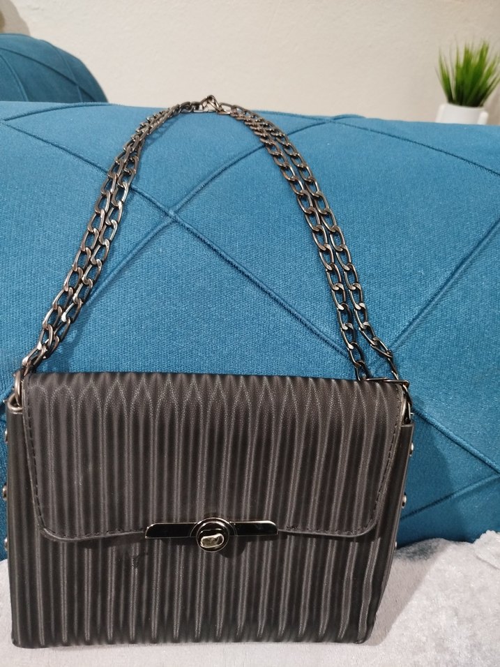 Zincir Detaylı Siyah Deri Kadın Çanta - Görsel 2