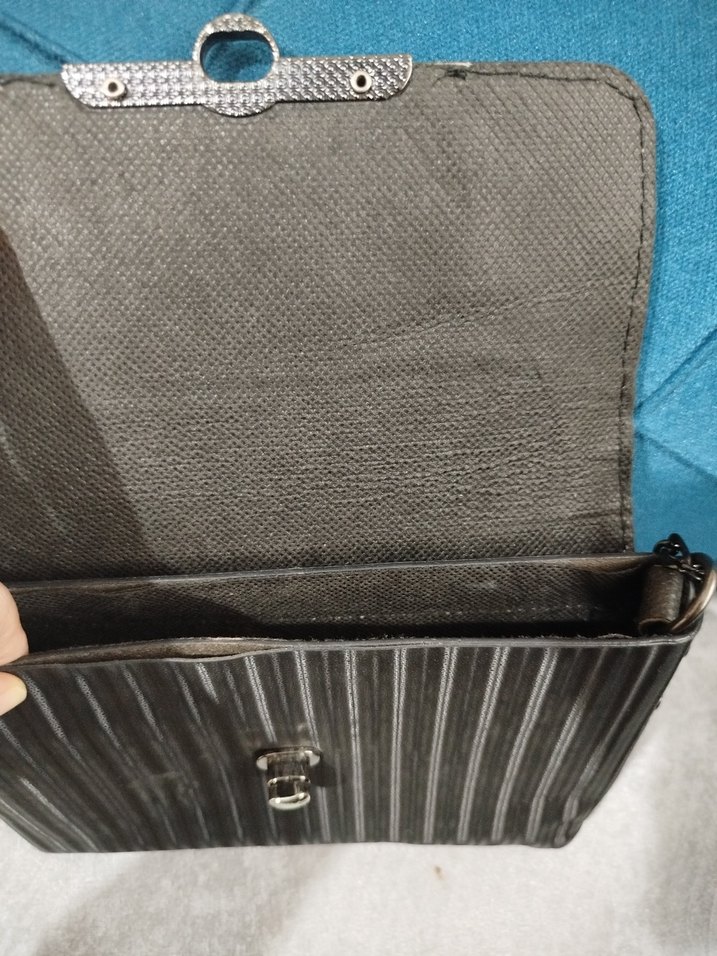 Zincir Detaylı Siyah Deri Kadın Çanta - Görsel 3