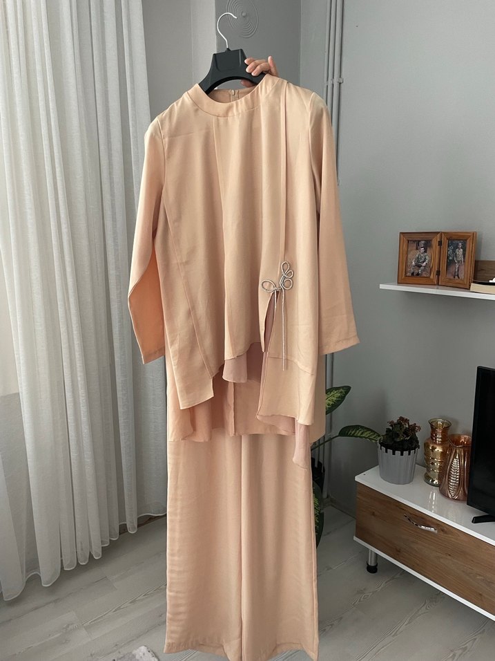 Bej Kadın Uzun Kollu Dökümlü Takım - Görsel 3