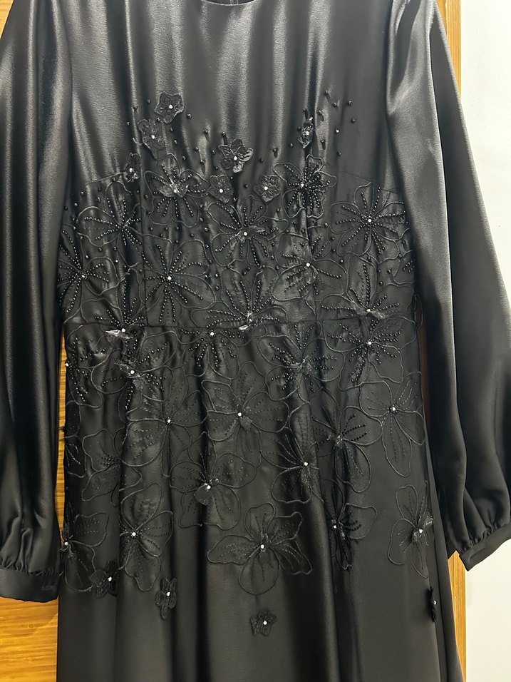 Kayra çicek aplikeli saten elbise - Görsel 4