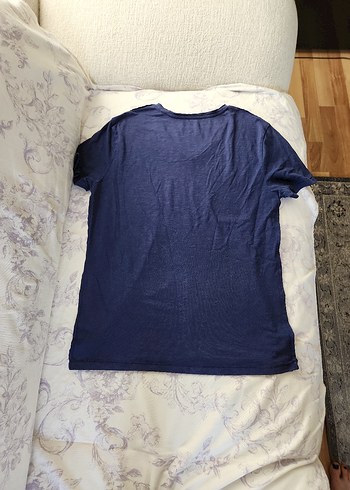 V Yaka Mavi Baskılı Erkek Tişört - Görsel 2