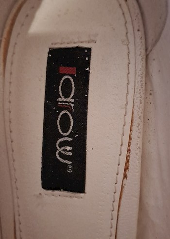 Beyaz Bağcıklı Dolgu Topuk Kadın Ayakkabı. Kırık beyaz renginde. - Görsel 2