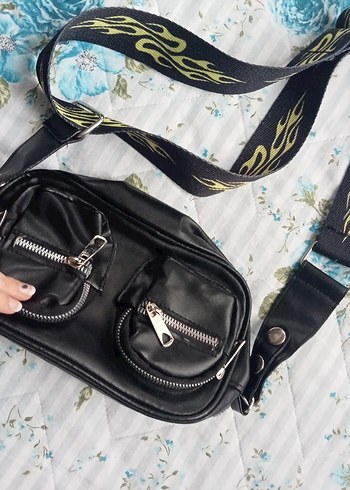 Kemer Tokalı Siyah Yılan Derisi Desenli Kadın Çapraz Çanta - Görsel 3