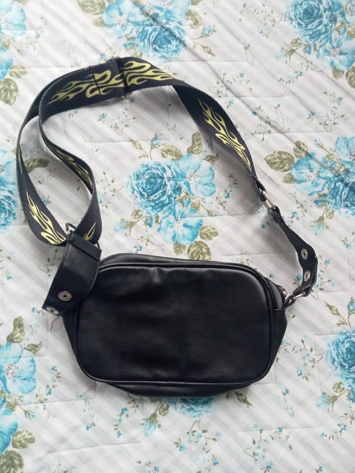 Kemer Tokalı Siyah Yılan Derisi Desenli Kadın Çapraz Çanta - Görsel 2