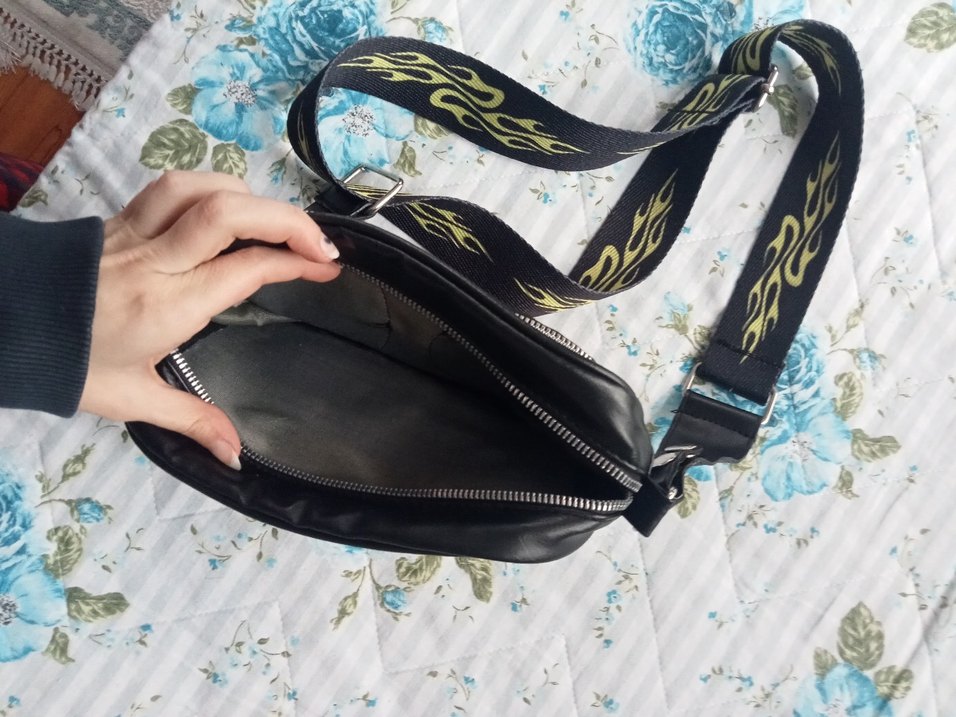 Kemer Tokalı Siyah Yılan Derisi Desenli Kadın Çapraz Çanta - Görsel 4