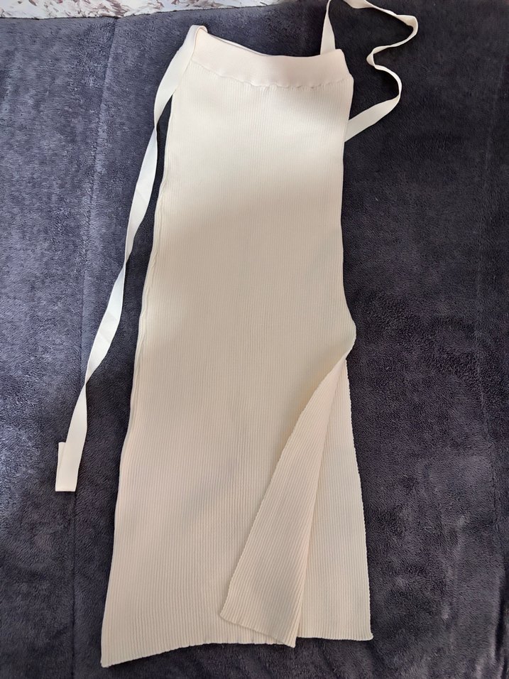 Beyaz Pilili Uzun Kadın Yırtmaçlı Etek - Görsel 2