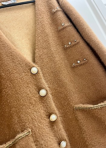 Düğmeli Kahverengi Uzun Kollu Hırka - Görsel 3