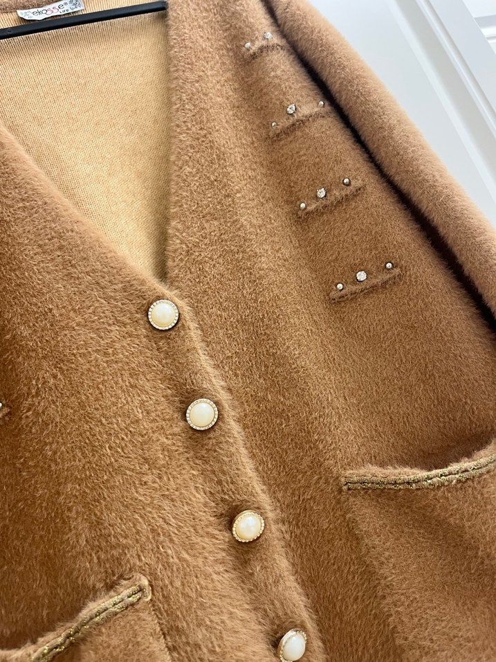 Düğmeli Kahverengi Uzun Kollu Hırka - Görsel 3