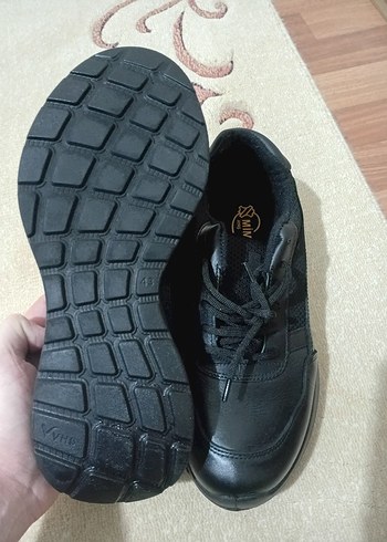 Erkek Siyah Bağcıklı Spor Ayakkabı
sıfır hiç kullanılmamıştır - Görsel 2