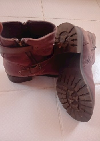 Kahverengi Süet Toka Detaylı Kadın Bot - Görsel 4